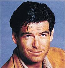 Pierce Brosnan on yhä playboy