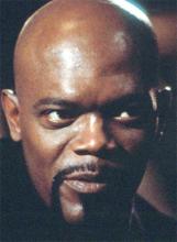 Samuel L. Jackson paimentaa kakaroita Samuel L. Jackson paimentaa kakaroita