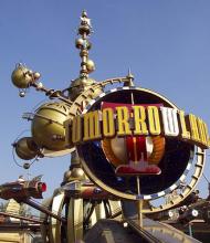 Disneylandin Tomorrowland-osastosta elokuva?