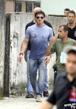 Hirmuisessa kunnossa oleva Sylvester Stallone vauhdissa - uusia kuvia