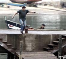 Hirmuisessa kunnossa oleva Sylvester Stallone vauhdissa - uusia kuvia