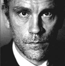 Malkovich uuteen projektiin, vastanäyttelijänä hevonen Malkovich uuteen projektiin, vastanäyttelijänä hevonen