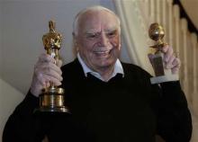 Veteraaneja kerääntyy Redin ympärille Veteraaneja kerääntyy Redin ympärille