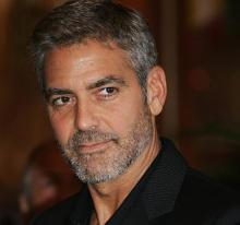 Clooney siirtyy poliittiseen satiirin	