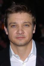 Jeremy Renner halutaan päätähdeksi Bourne-elokuvaan